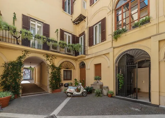 Largo di Torre Argentina Apartment